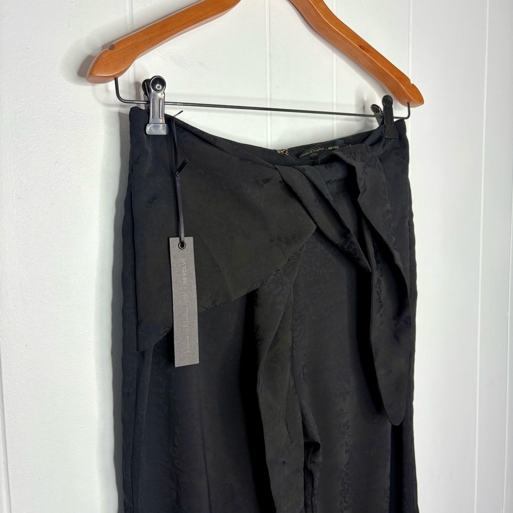 NWT House of Harlow 1960 x Revolve Black Floral Pants Tie Waist Women’s Medium - Picture 3 of 7